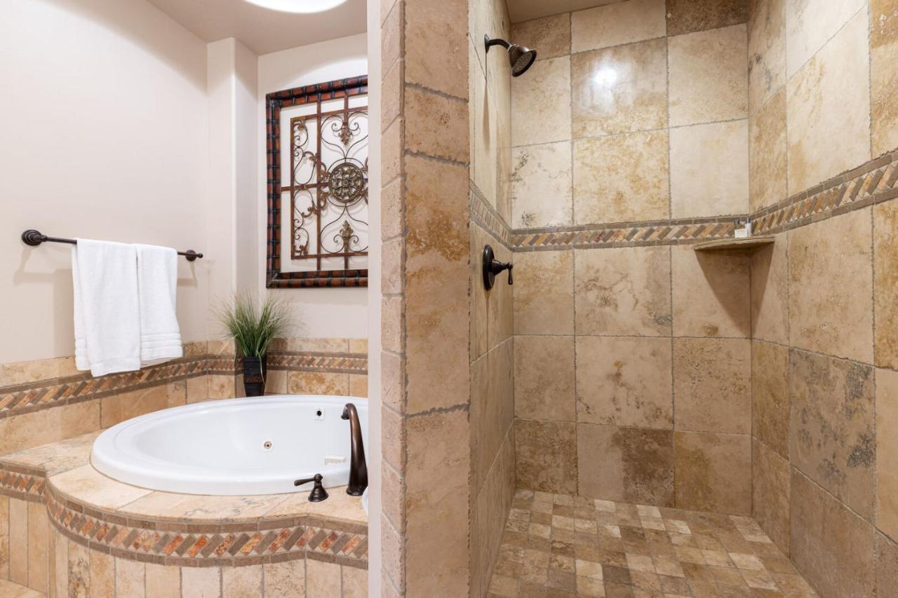 D5-Coral Springs Poolside-Ground Floor 3-Bedroom Hillside View Hurricane Rom bilde