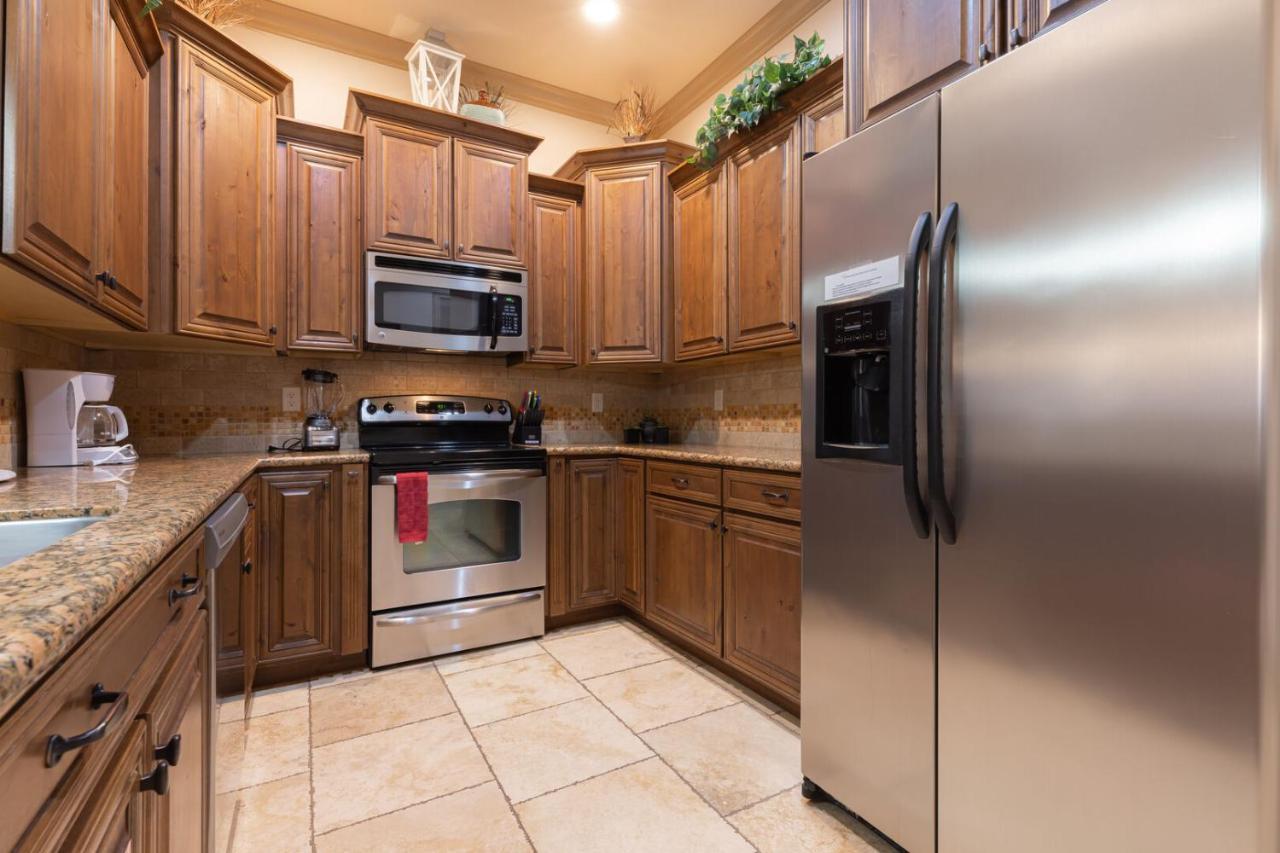 D5-Coral Springs Poolside-Ground Floor 3-Bedroom Hillside View Hurricane Rom bilde