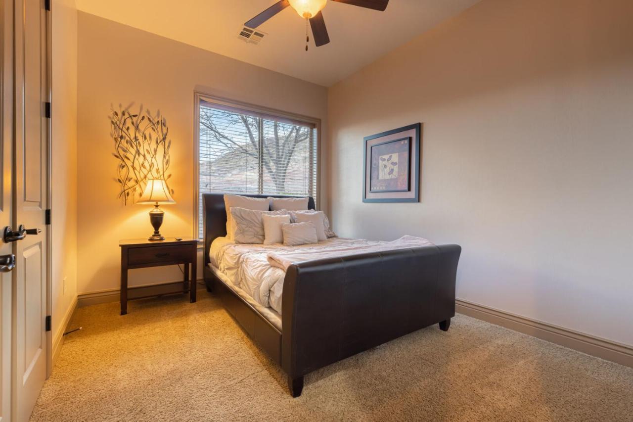 D5-Coral Springs Poolside-Ground Floor 3-Bedroom Hillside View Hurricane Rom bilde
