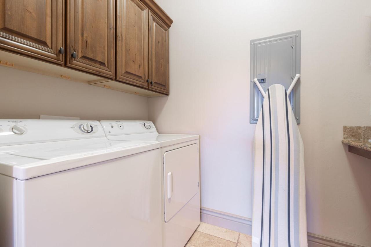D5-Coral Springs Poolside-Ground Floor 3-Bedroom Hillside View Hurricane Rom bilde