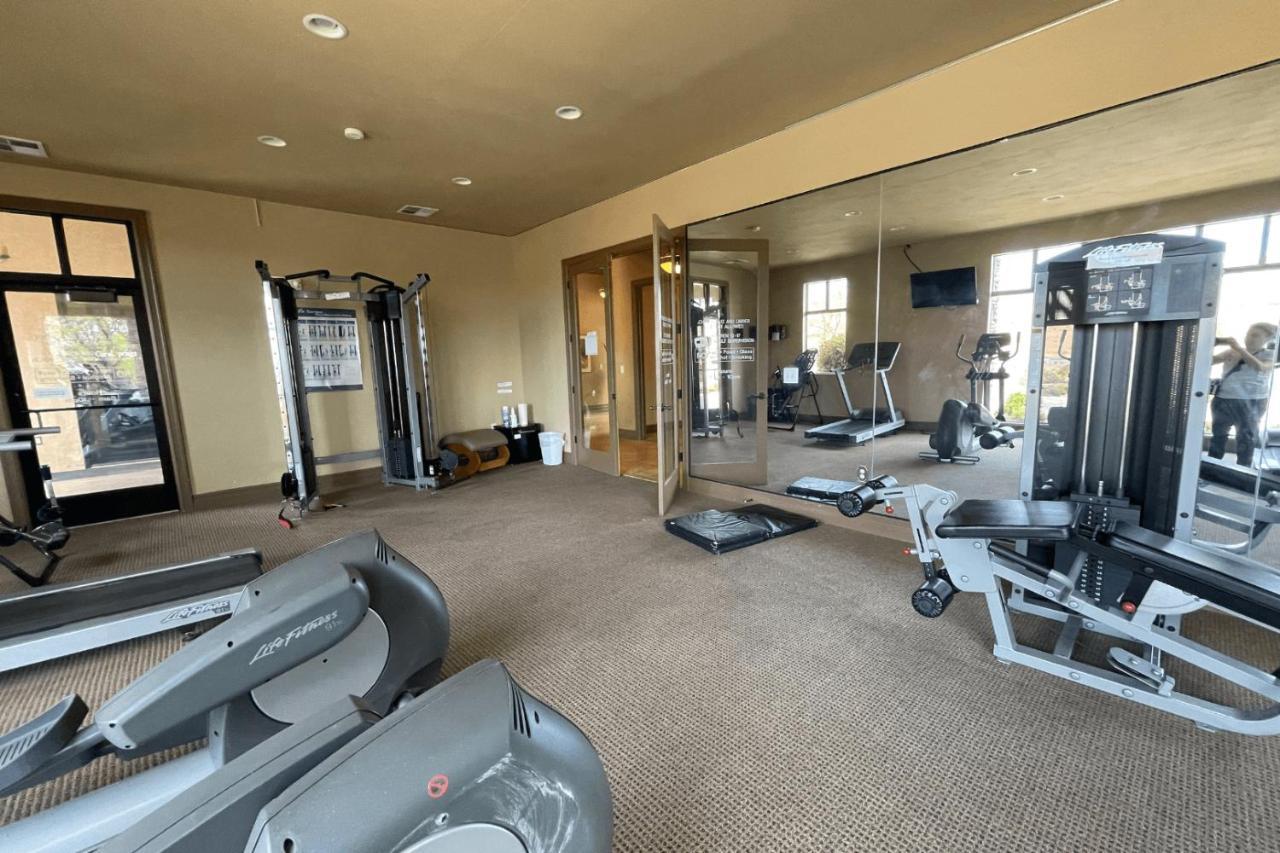 D5-Coral Springs Poolside-Ground Floor 3-Bedroom Hillside View Hurricane Rom bilde